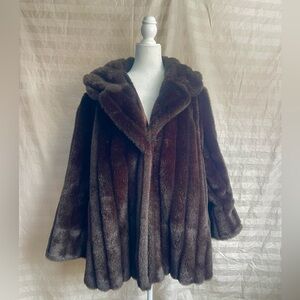 ⚜️VINTAGE (80s) Avec Tu Brown Faux Fur Coat
